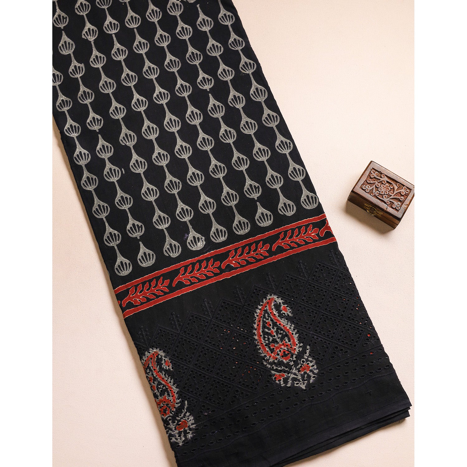 COTTON HANDBLOCK PRINTED SCHIFFLI BORDER FABRIC