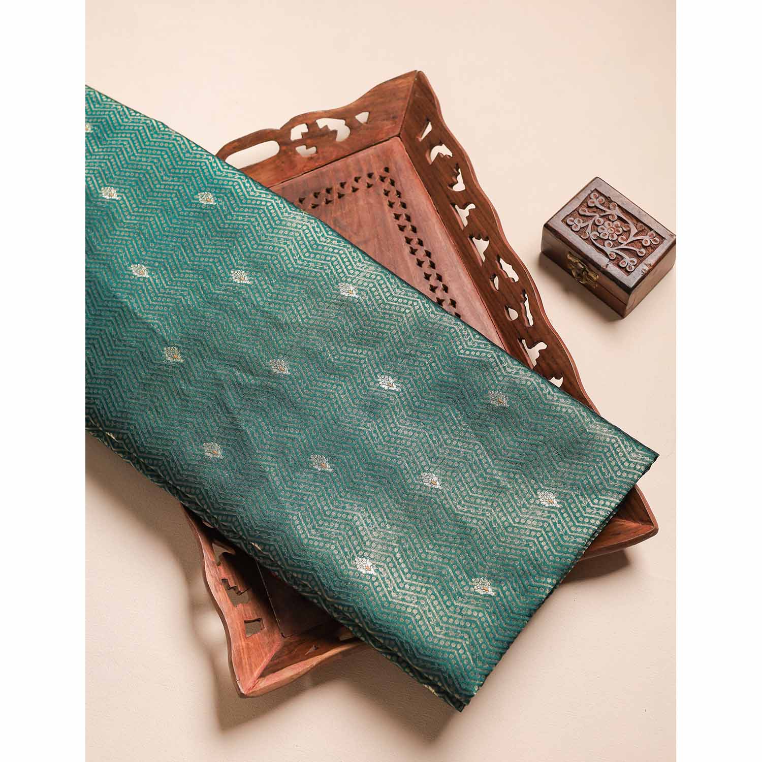 ROYAL BANARASI LINEAGE FABRIC (MEENA BOOTI)