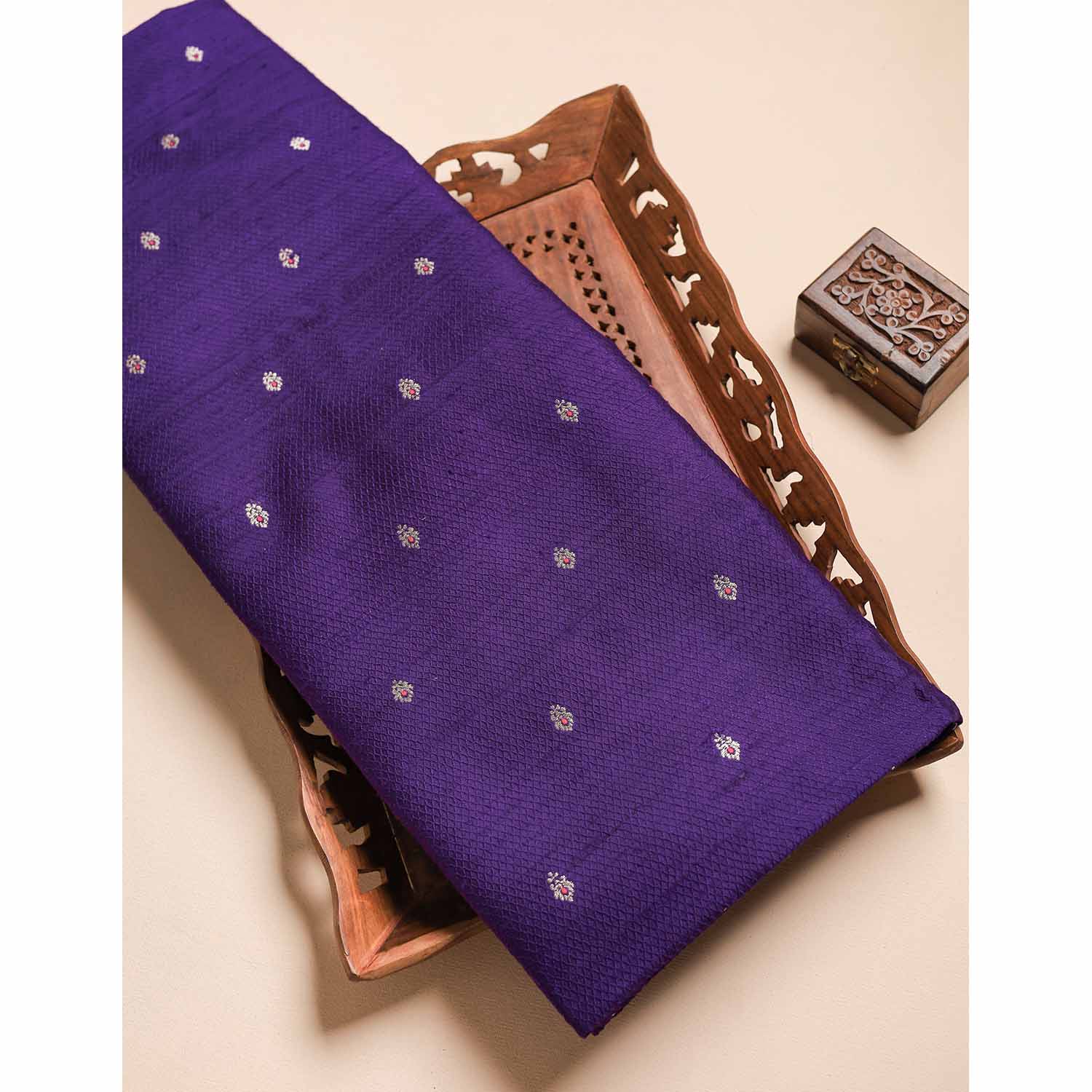 ROYAL BANARASI LINEAGE FABRIC (MEENA BOOTI)