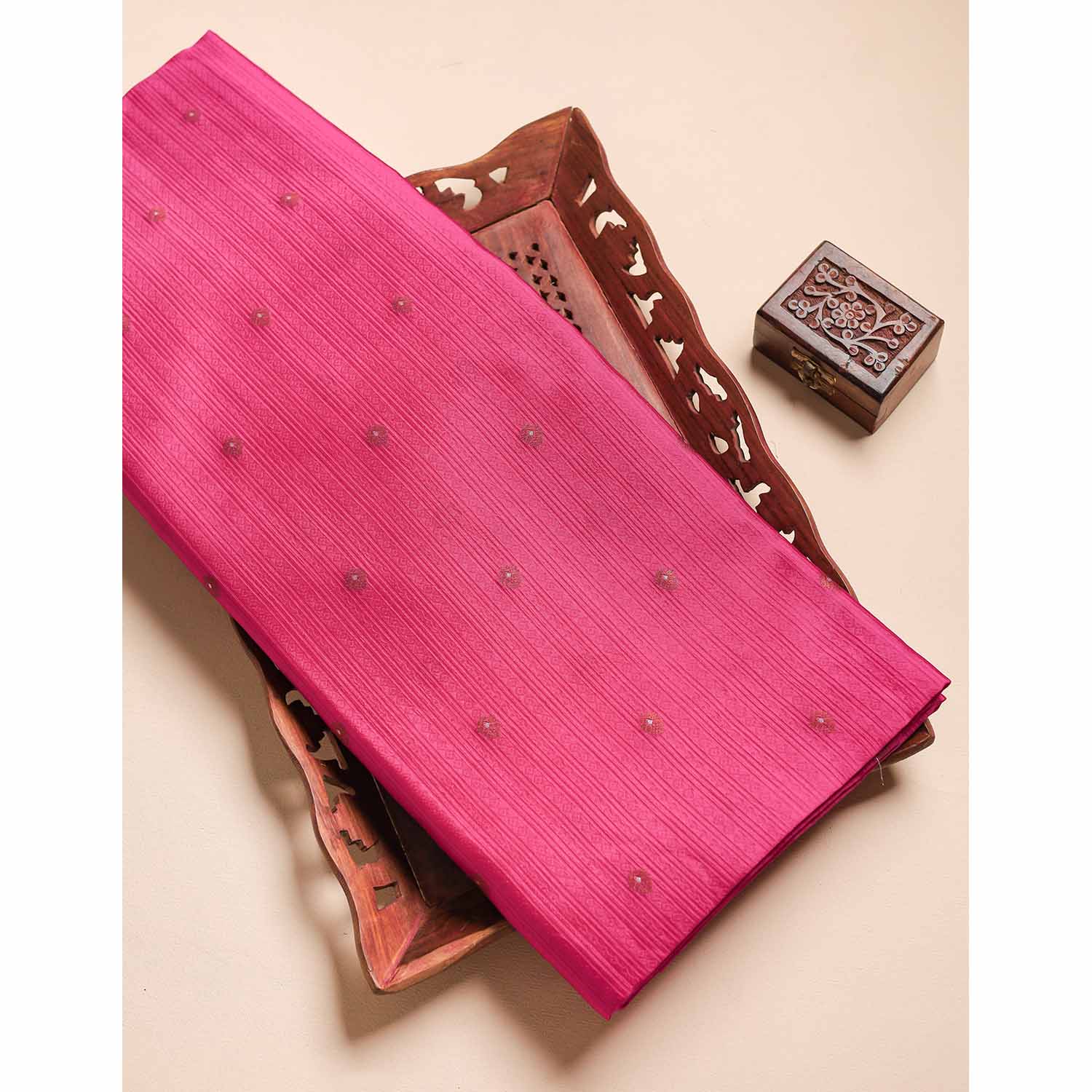 ROYAL BANARASI LINEAGE FABRIC (MEENA BOOTI)