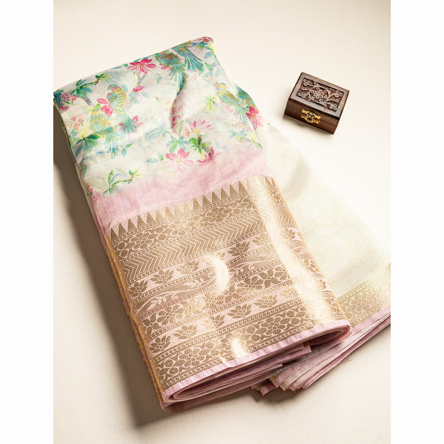 TISSUE TEMPLE BORDER FABRIC