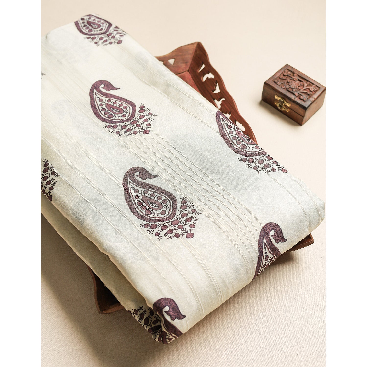 SEMI TUSSAR SLUB PRINTED FABRIC