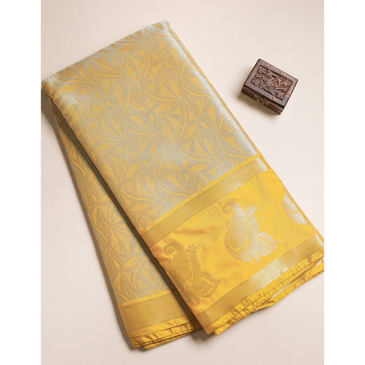 TISSUE SILK BORDER FABRIC