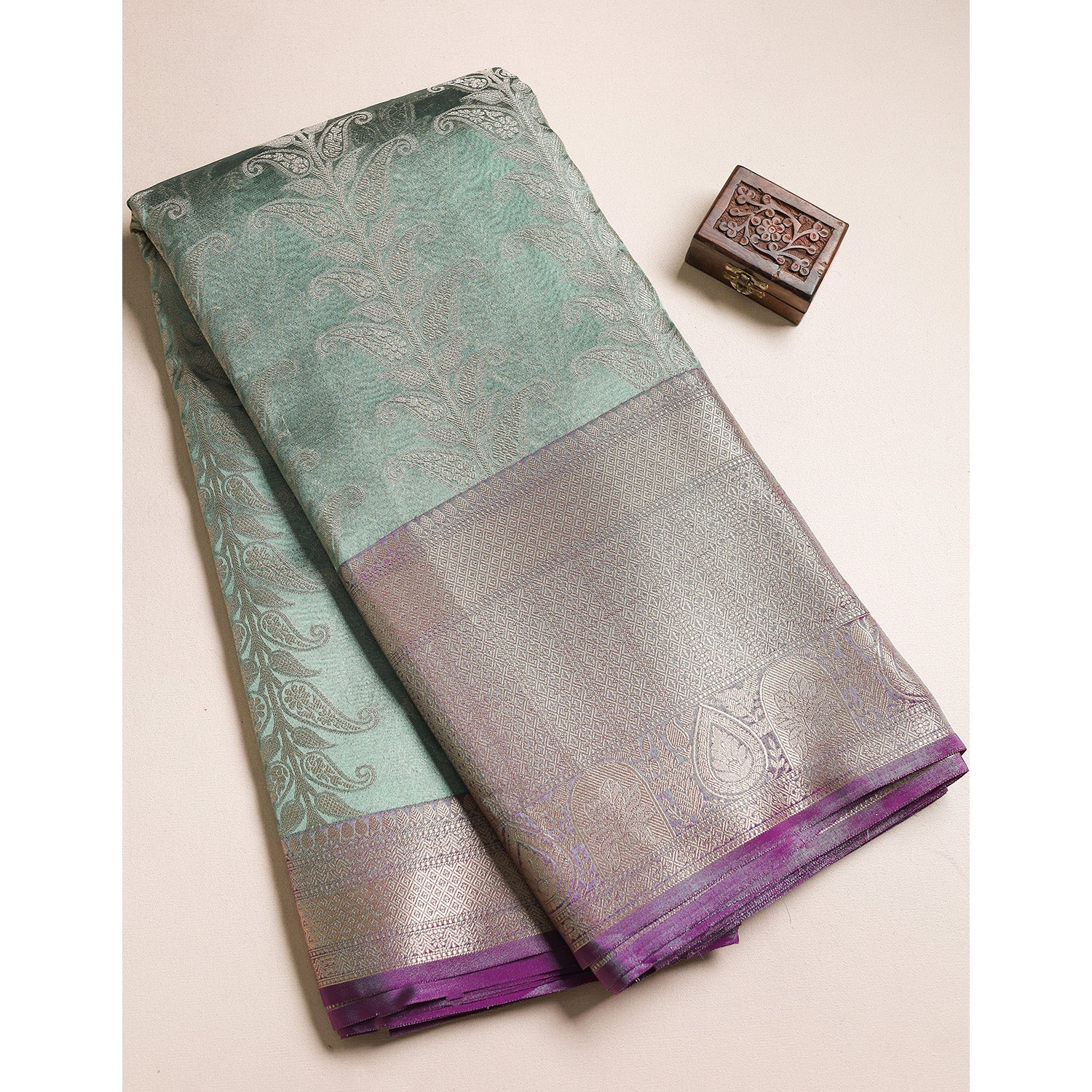 TISSUE SILK BORDER FABRIC