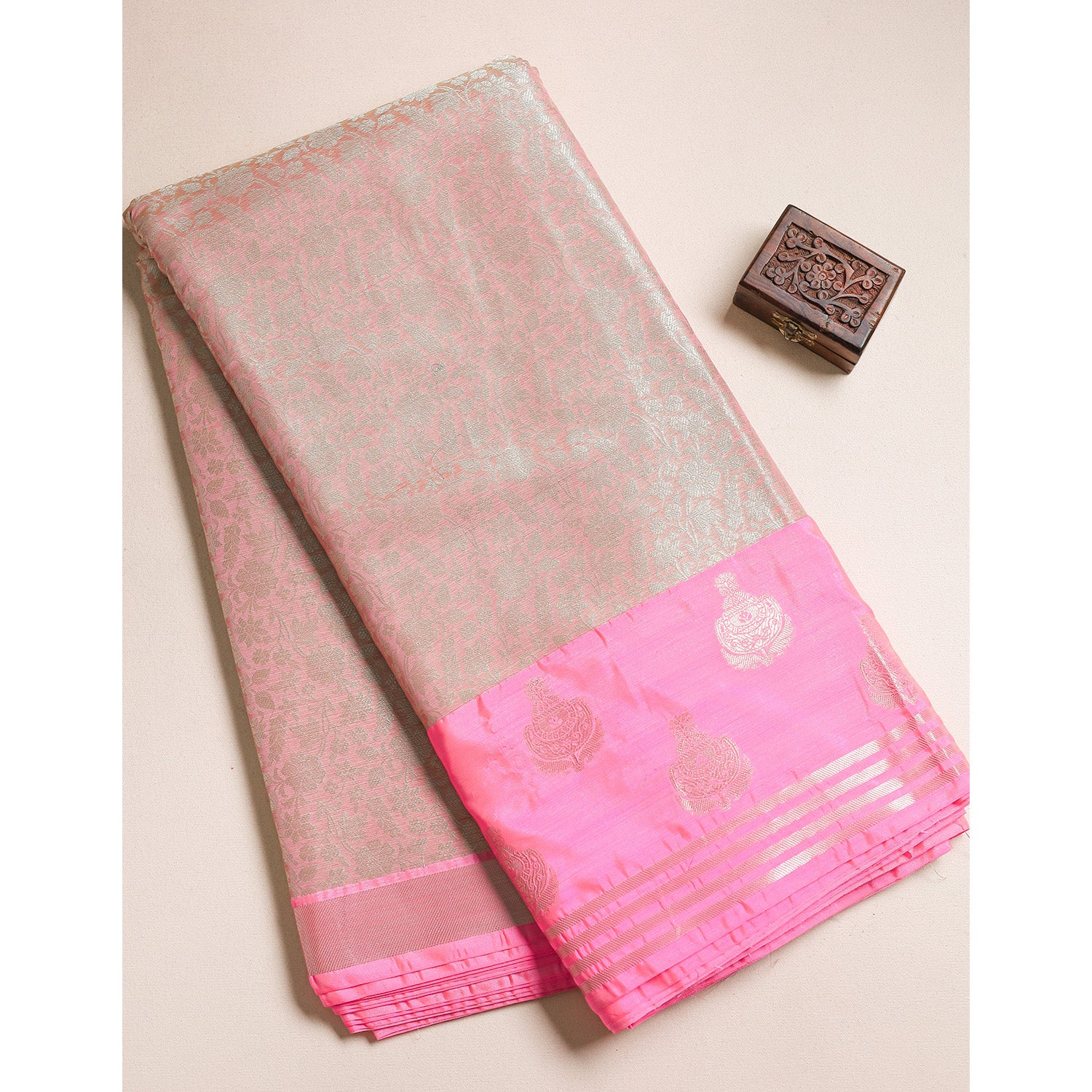 TISSUE SILK BORDER FABRIC