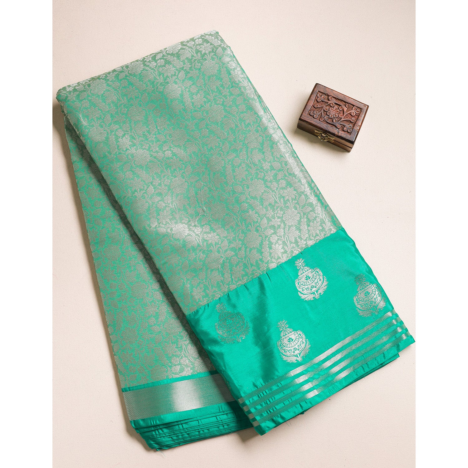 TISSUE SILK BORDER FABRIC