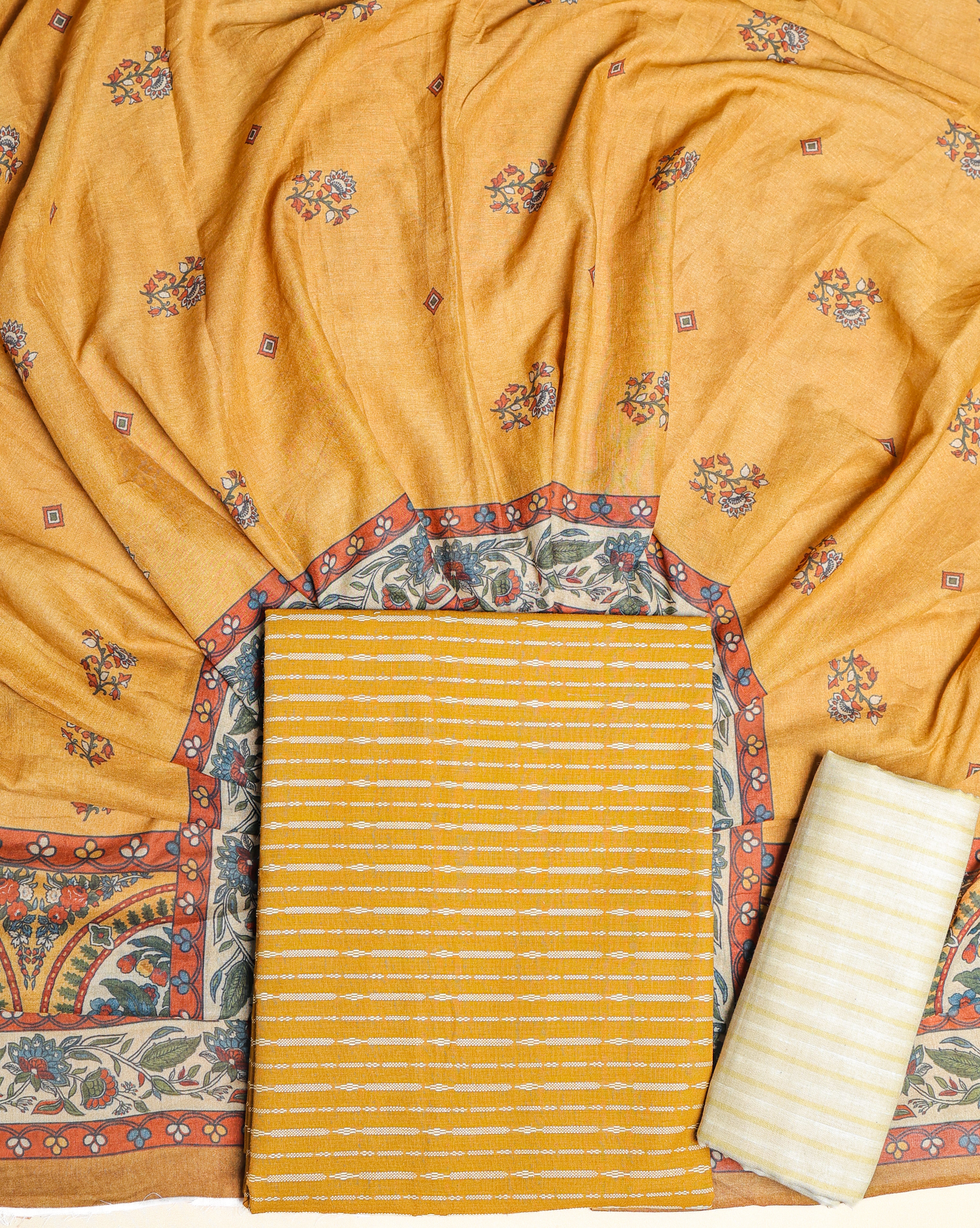 PURE COTTON HANDLOOM SUIT SET