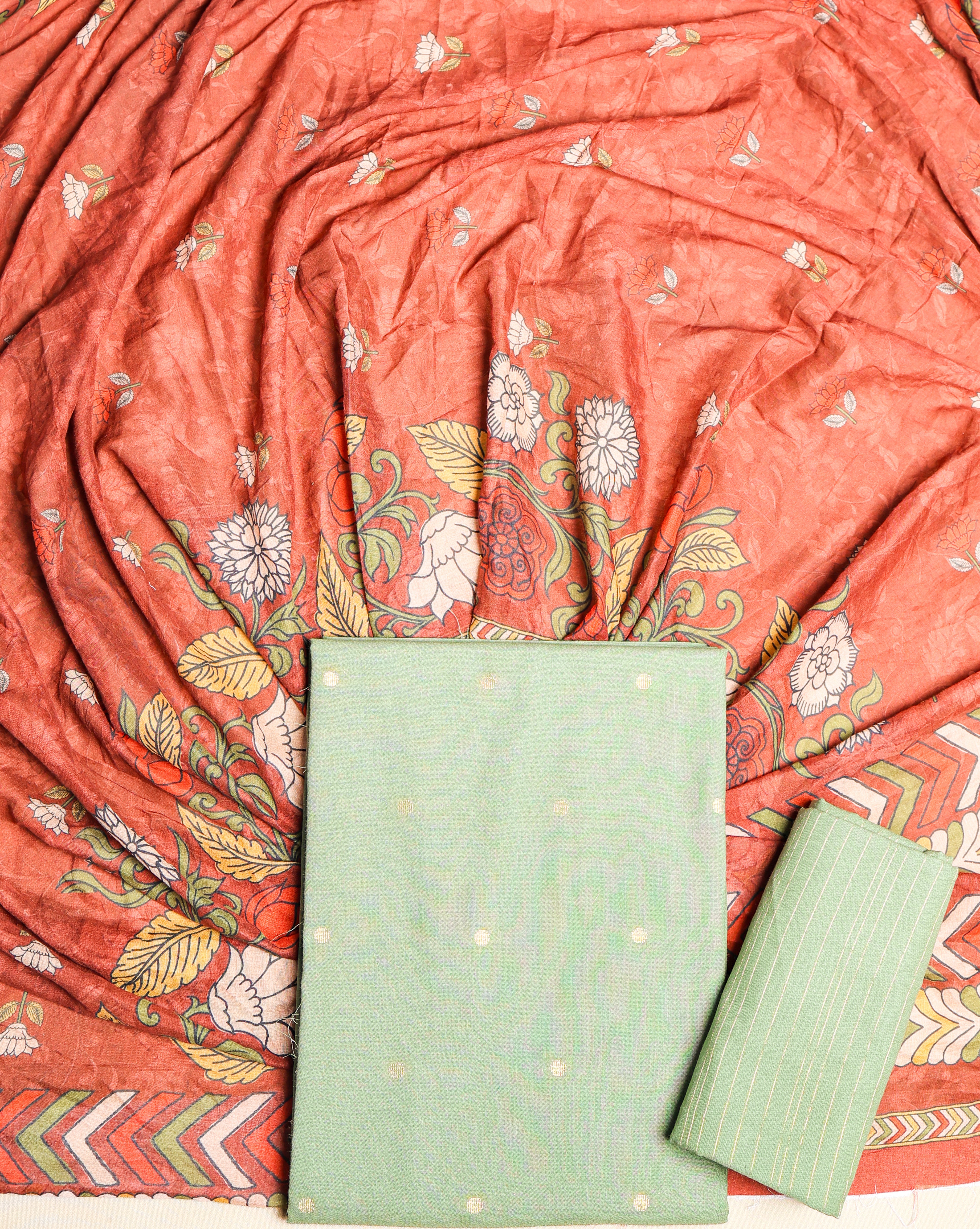 PURE COTTON HANDLOOM SUIT SET