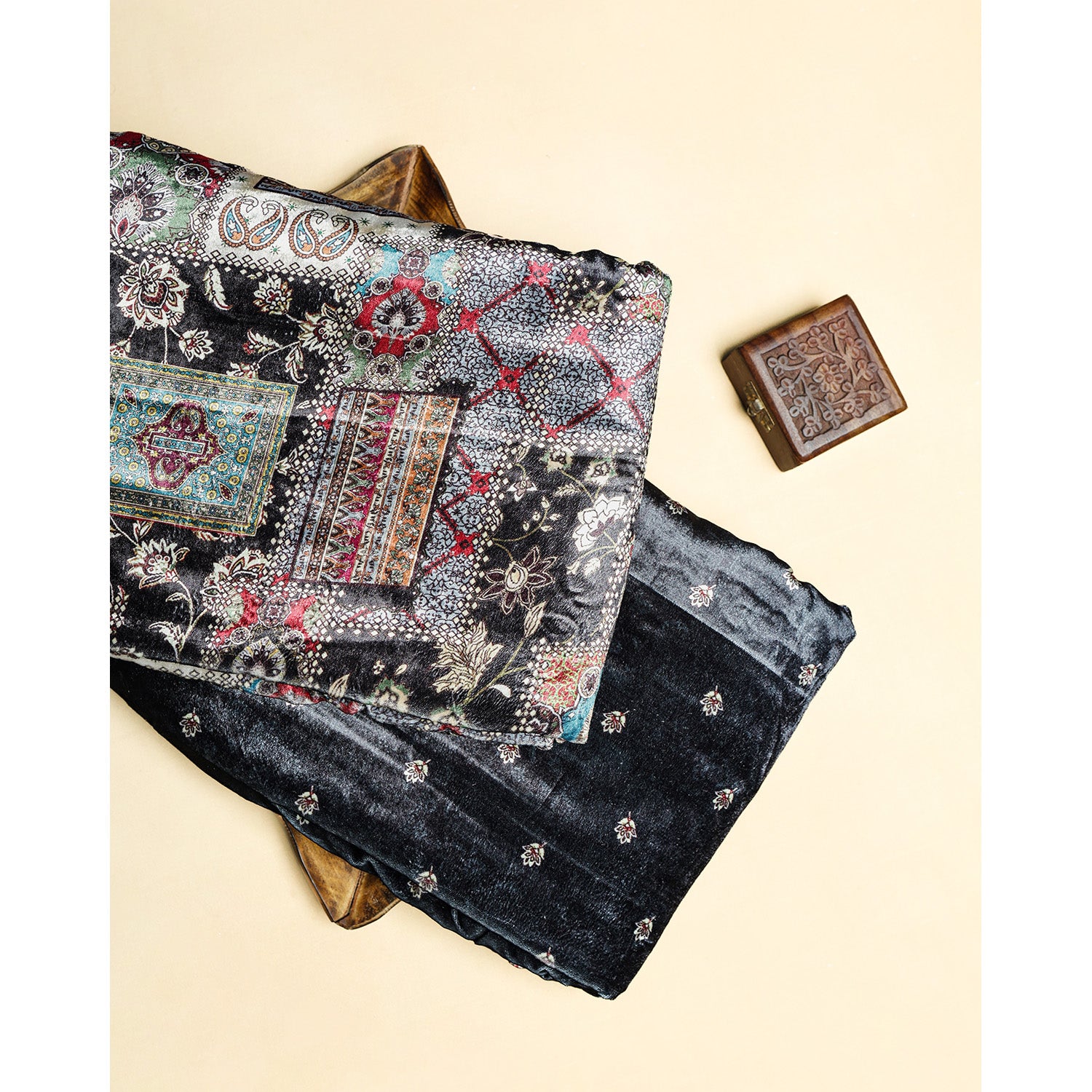 MEHFIL-E-RANG - VELVET DIGITAL PRINTED MIX & MATCH