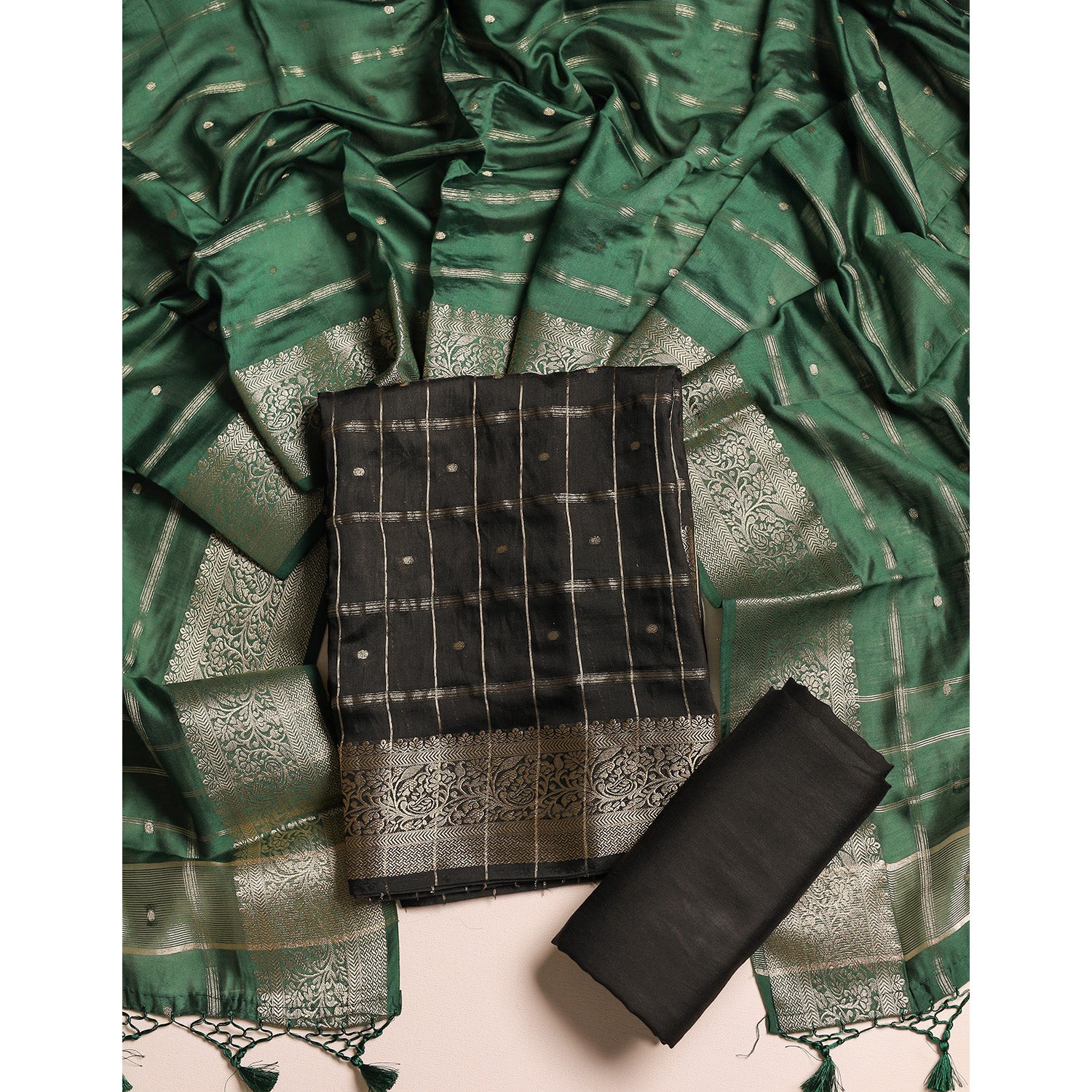 AVIMUKTA BANARASI SUIT SET