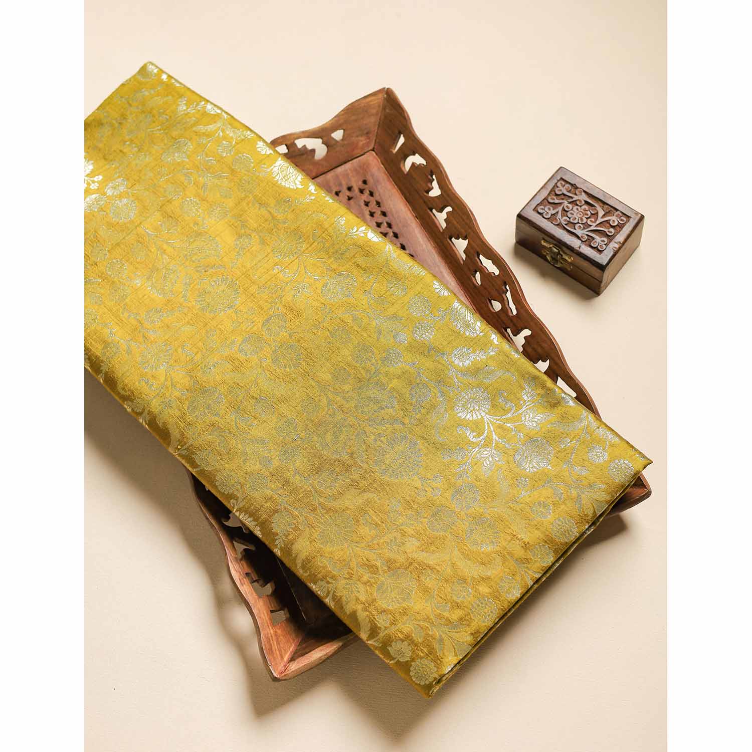 ROYAL BANARASI LINEAGE FABRIC