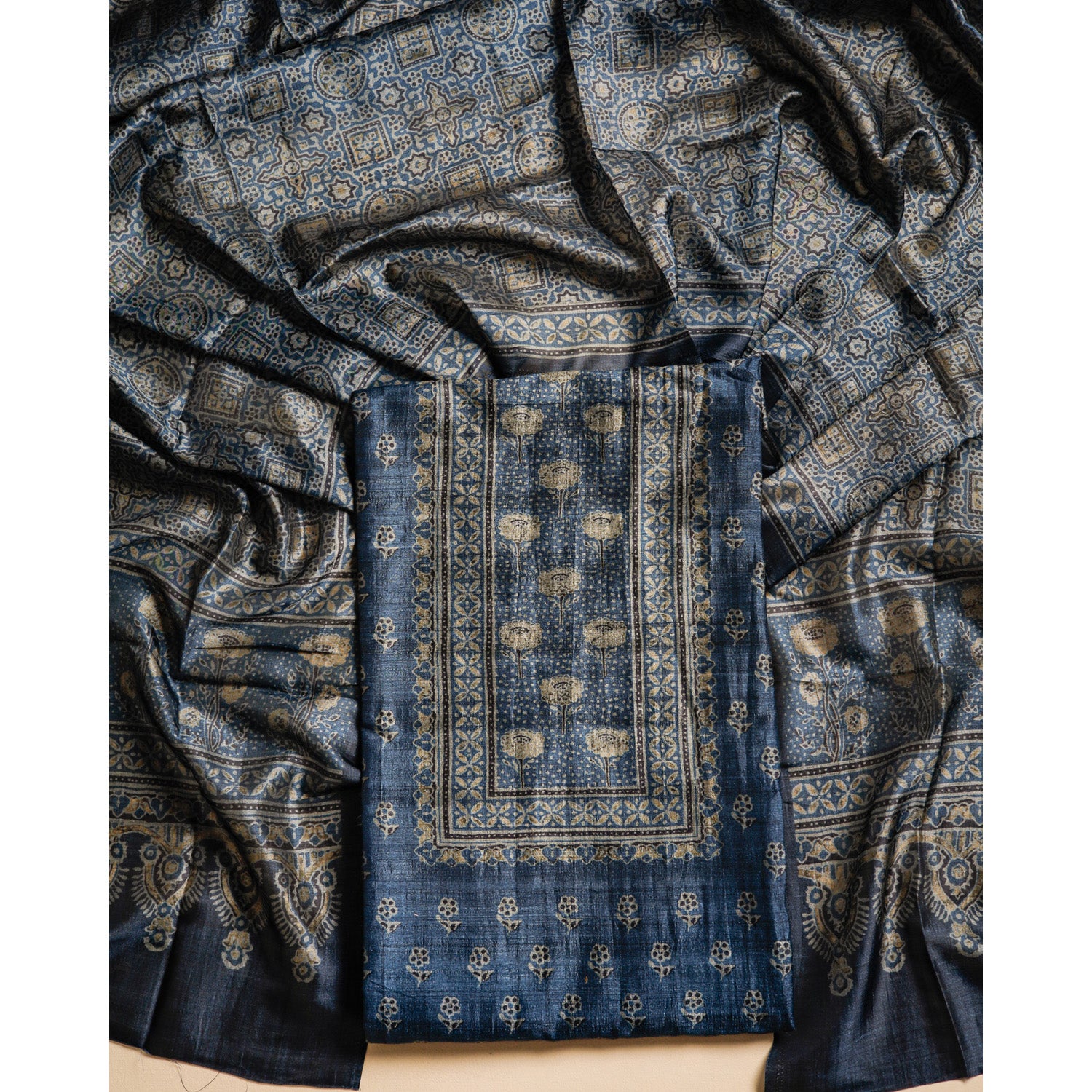 RAW SILK PRINTED SUIT SET