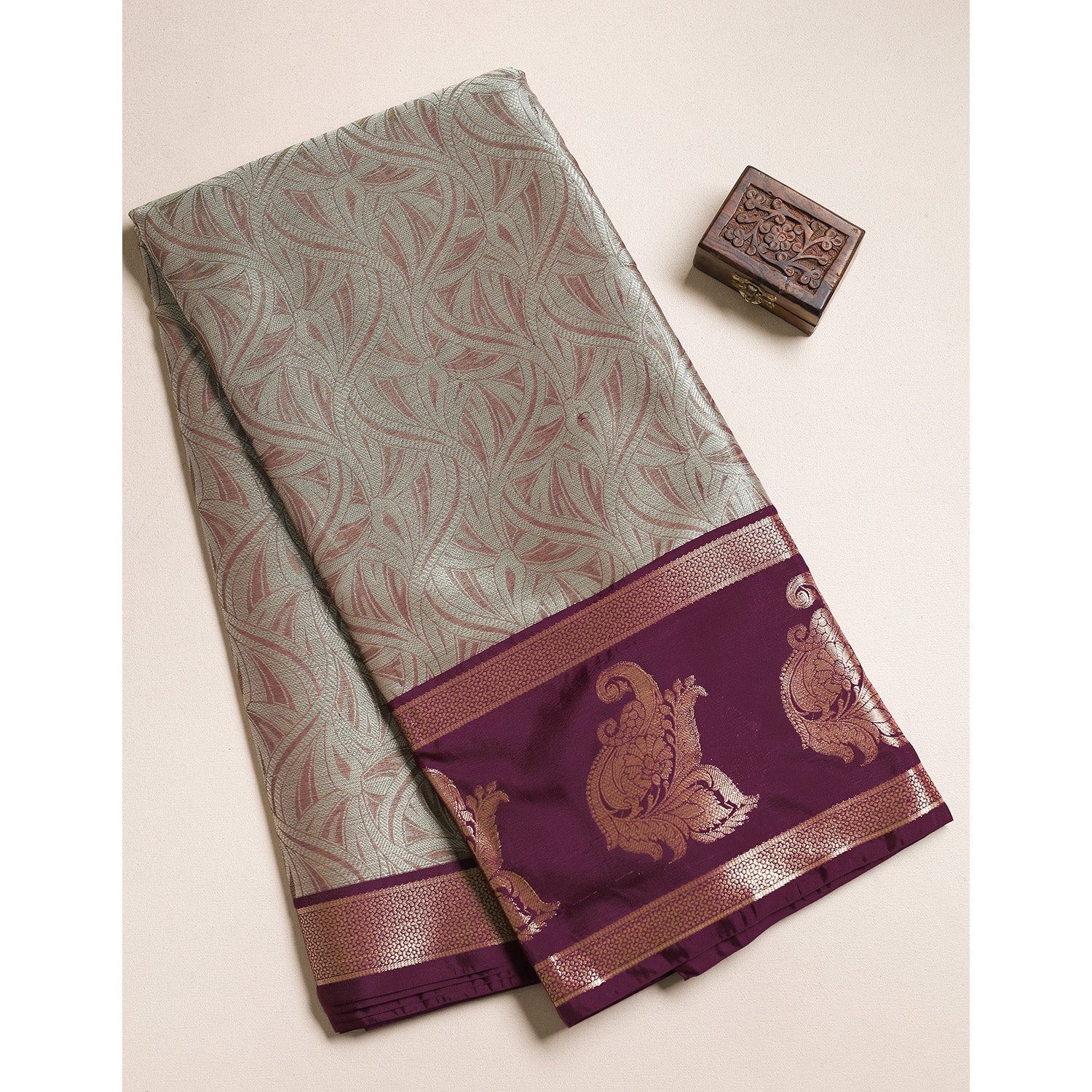 TISSUE SILK BORDER FABRIC